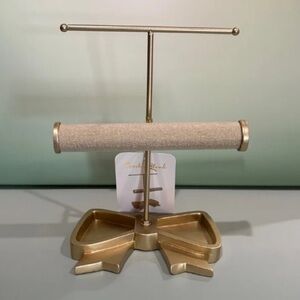 GOLD JEWELRY STAND AND COQUETTE BOW ACCESSORIES TRAY